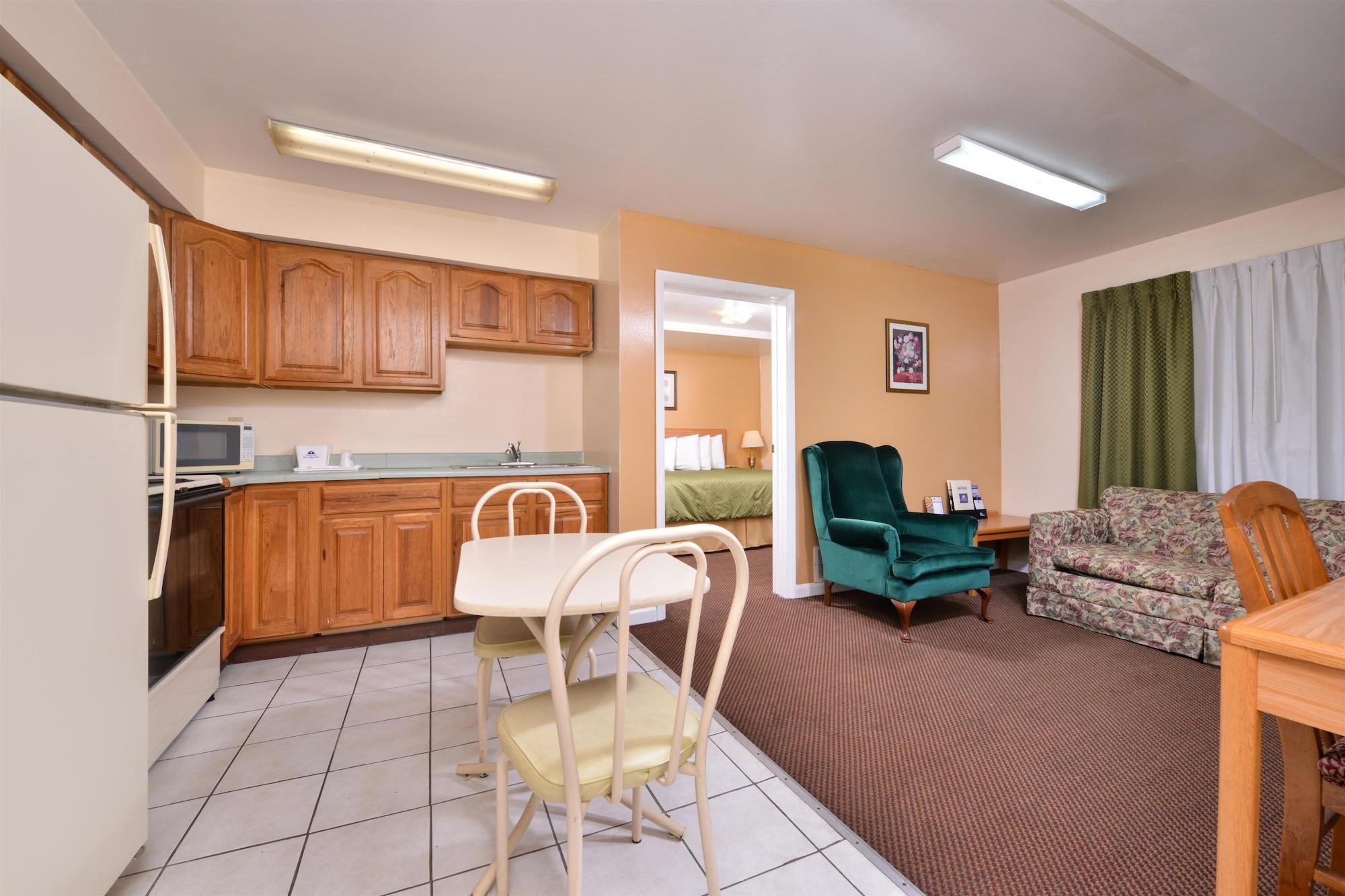 Americas Best Value Inn Jonesville/Hillsdale Exterior photo