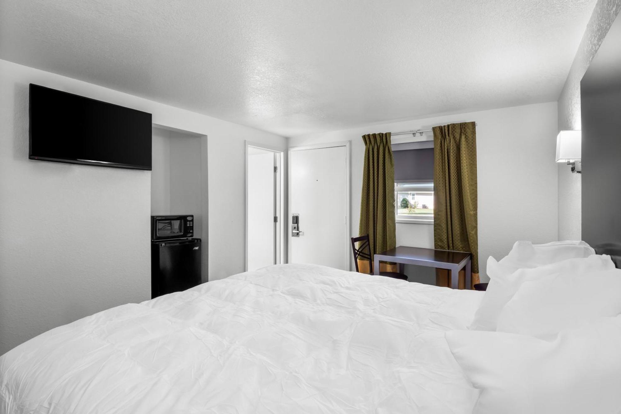 Americas Best Value Inn Jonesville/Hillsdale Exterior photo