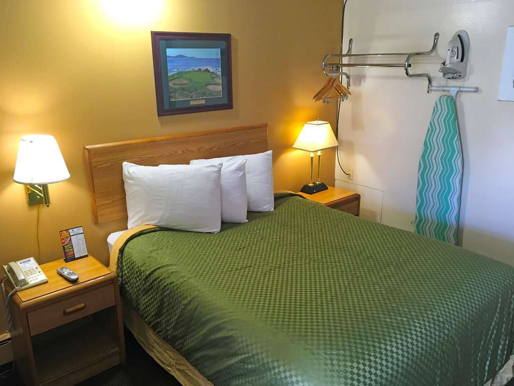 Americas Best Value Inn Jonesville/Hillsdale Room photo