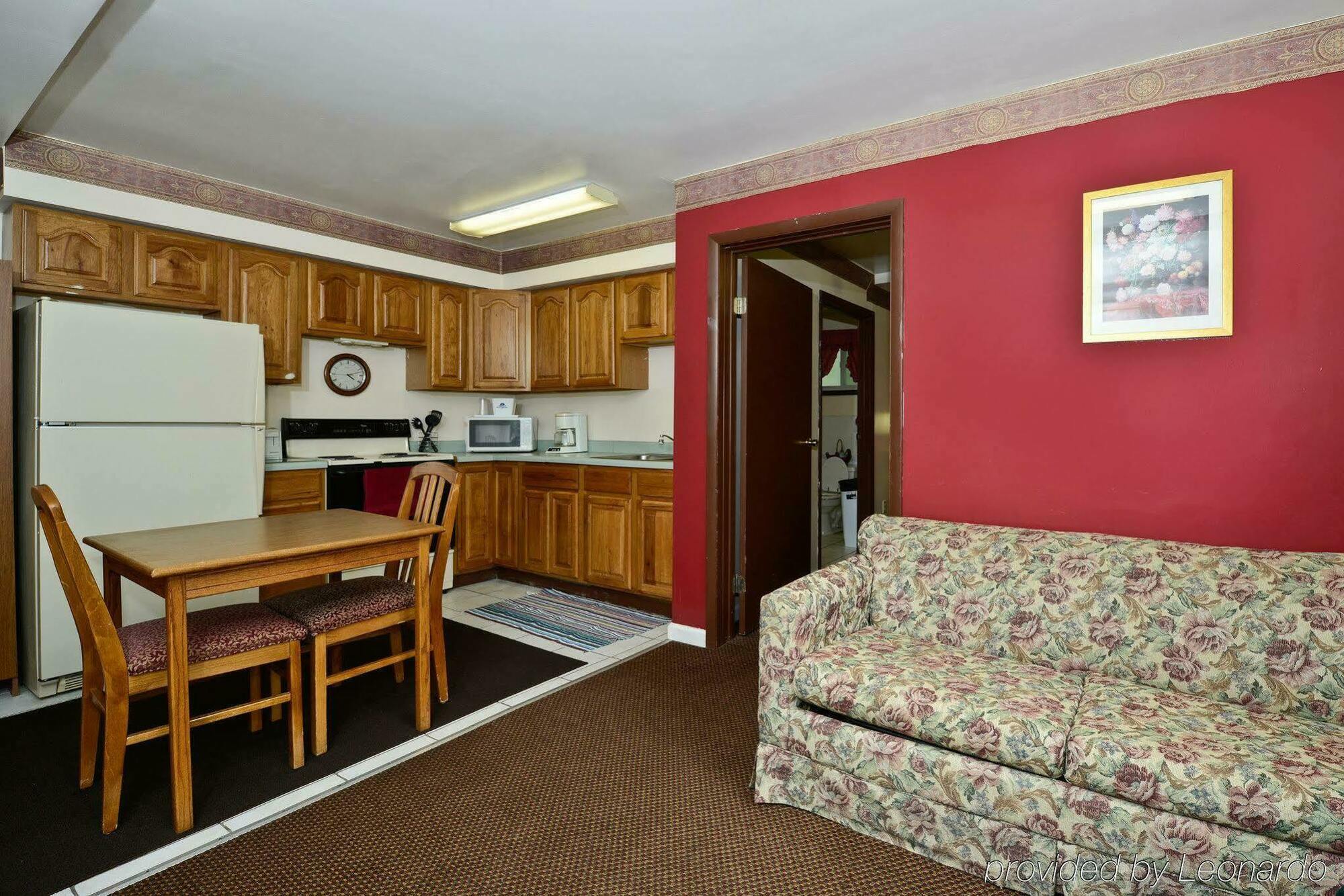Americas Best Value Inn Jonesville/Hillsdale Exterior photo
